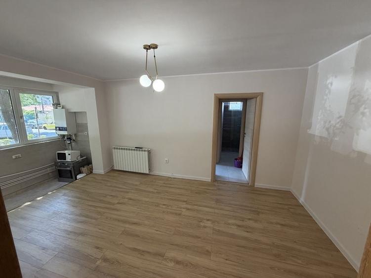 Apartament cu 2 camere semidecomandat în Tomis I
