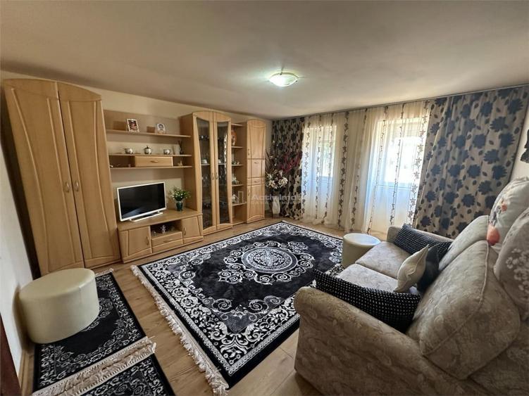 Casă cu 5 camere cu Teren 1500 Mp în Doclin