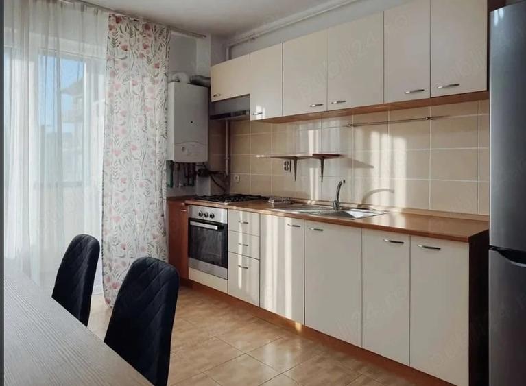 Apartament cu 3 camere decomandat în Florești