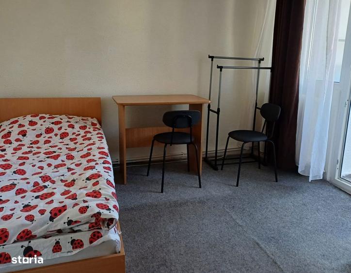 Apartament cu 4 camere decomandat, mobilat în Păcurari
