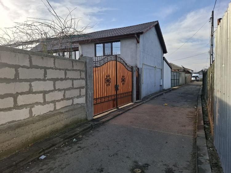 Casă cu 4 camere în Lacu