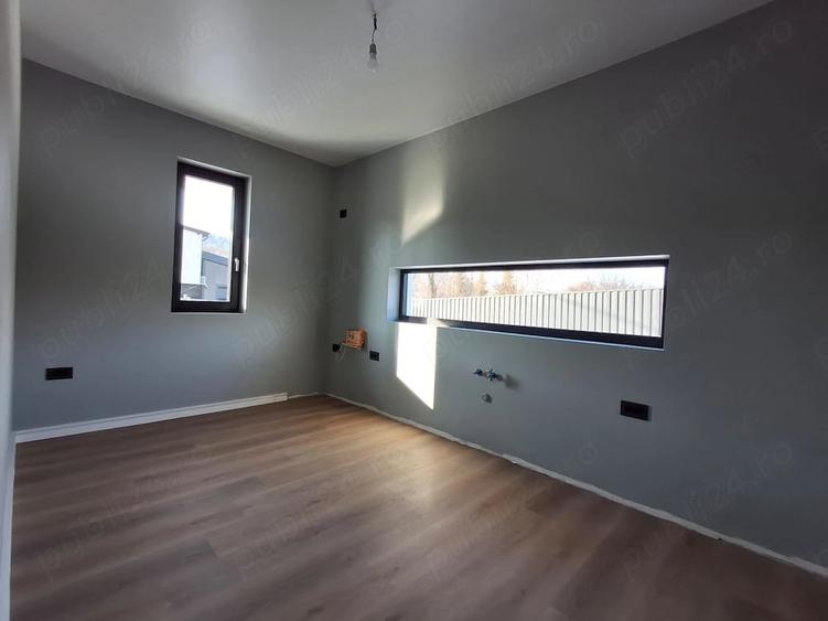 Casă cu 7 camere cu Teren 500 Mp în Bucium