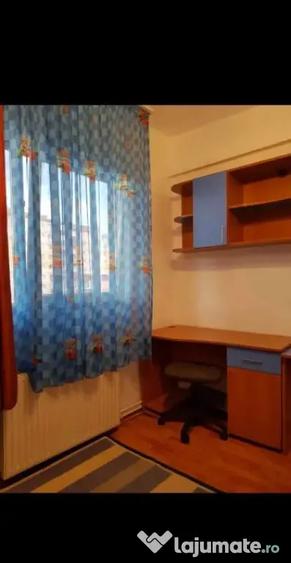 Apartament cu 3 camere decomandat, mobilat în Calea București