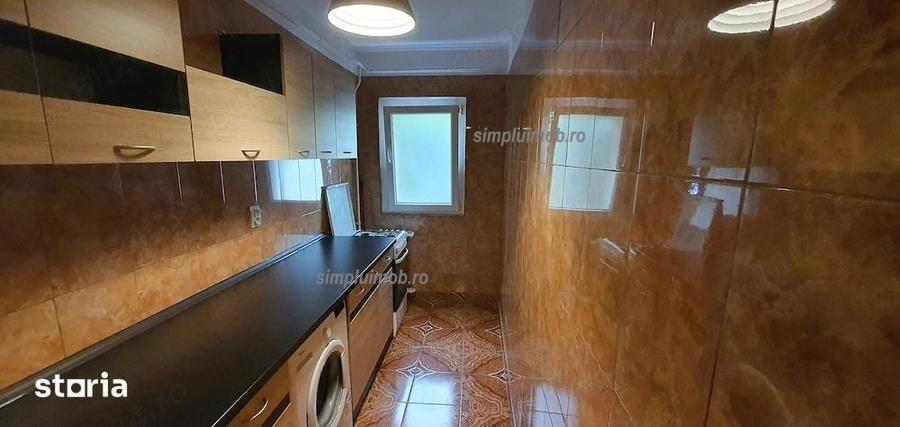 Garsonieră decomandată în Tei