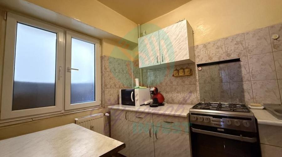 Apartament cu 3 camere decomandat în Obor