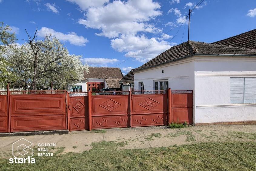 Casă cu 2 camere cu Teren 1170 Mp în Zăbrani
