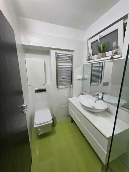 Apartament cu 3 camere semidecomandat, mobilat în Sala Palatului
