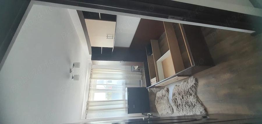 Apartament cu 3 camere decomandat în Cet
