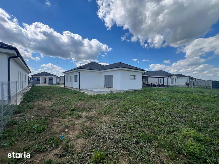 Casă cu 4 camere cu Teren 460 Mp în Central