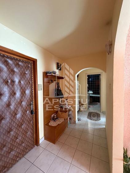 Apartament cu 2 camere decomandat, mobilat în Bucovina
