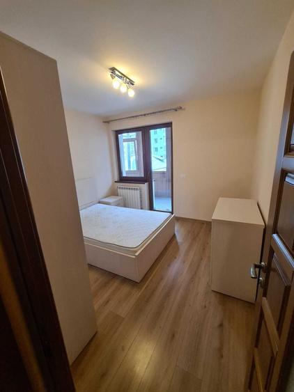 Apartament cu 3 camere decomandat în Precista