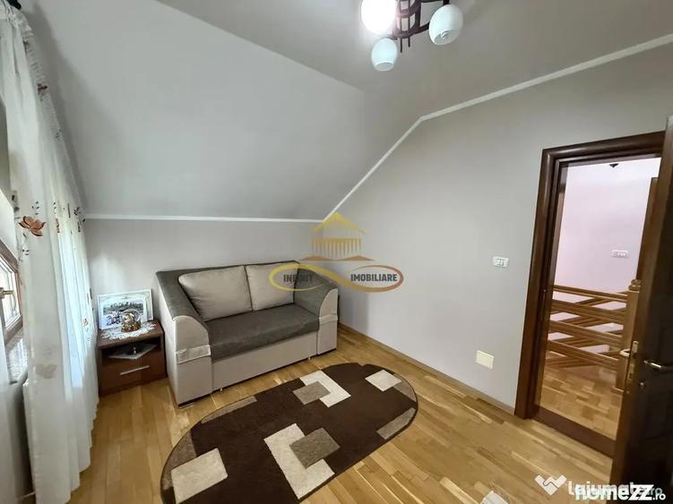 Casă cu 5 camere cu Teren 760 Mp în Măgura