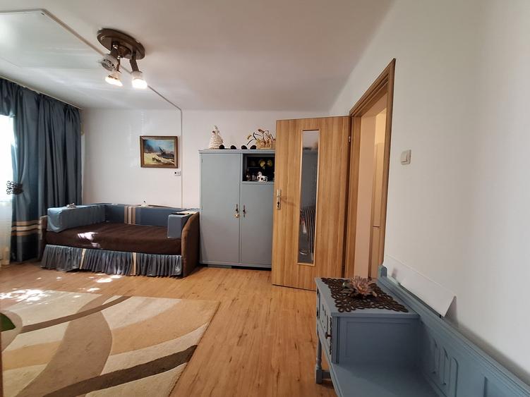 Apartament cu 2 camere nedecomandat, mobilat în Brâncoveanu