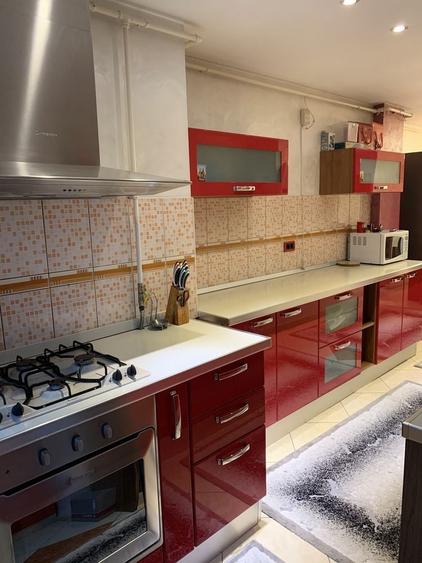 Apartament cu 4 camere decomandat în Central