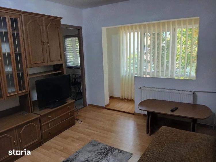 Garsoniera zona girocului Etaj 1 Pret 200 euro - 2