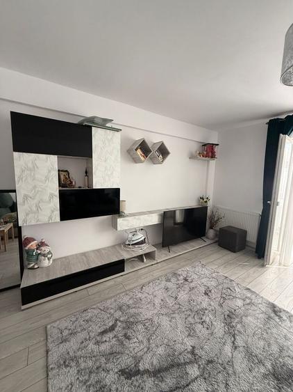 Apartament cu 2 camere decomandat în Craiovei