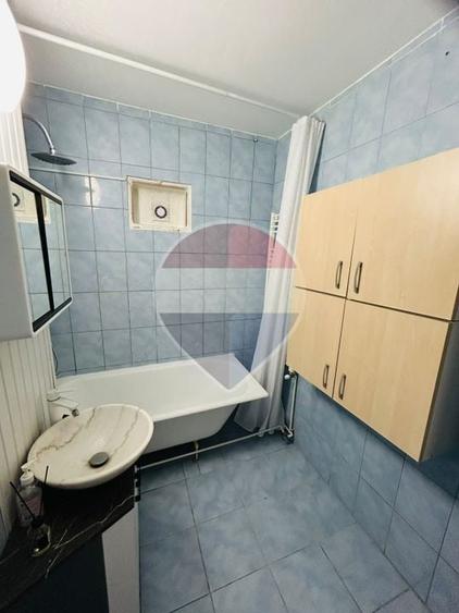 Apartament cu 2 camere decomandat, mobilat în Central