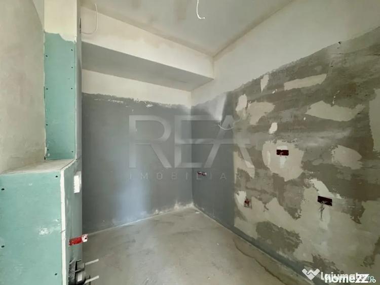 Apartament cu 3 camere decomandat în Matei Voievod