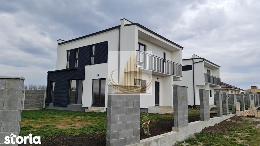 Duplex cu 5 camere cu Canalizare în Dumbrăvița