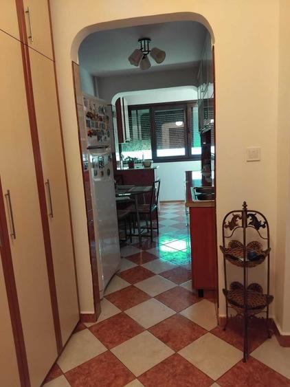 Apartament cu 2 camere semidecomandat, mobilat în Dristor