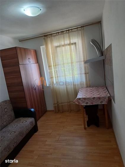 Garsonieră decomandată, mobilată în Podul de Piatră