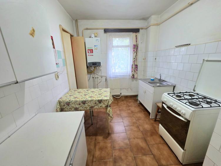 Apartament cu 2 camere semidecomandat în Hipodrom