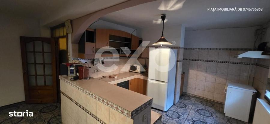 Apartament cu 4 camere decomandat în Tunari