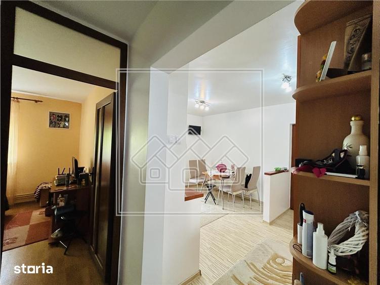 Apartament cu 2 camere decomandat în Calea Dumbrăvii