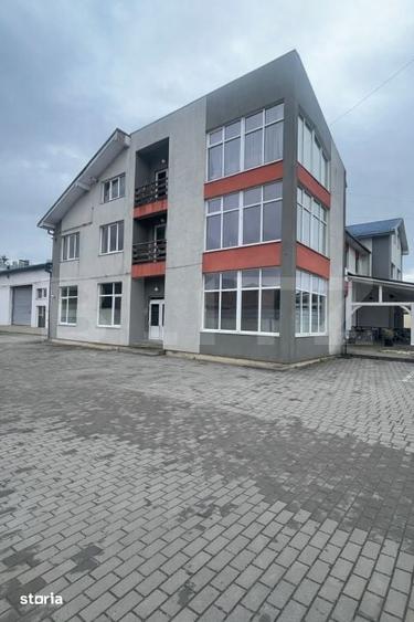Spațiu comercial, de 300 mp, în Central