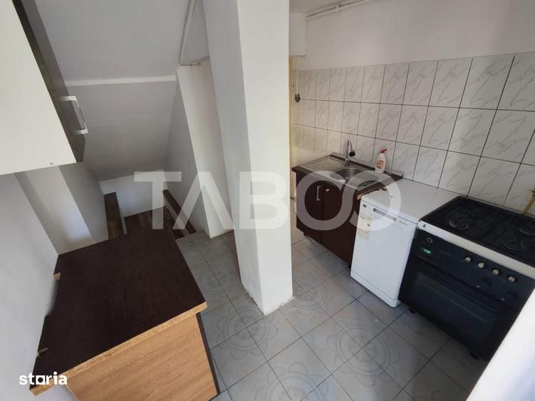 Apartament cu 3 camere decomandat, mobilat în Sub Arini