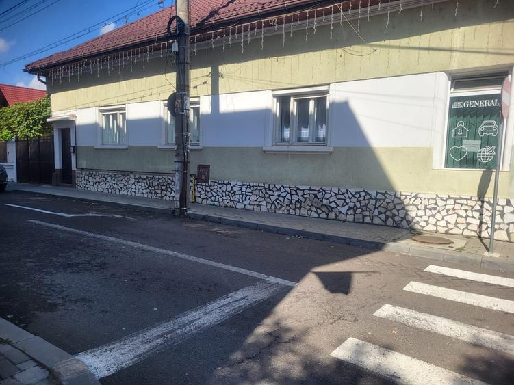 Casă cu 4 camere în Central