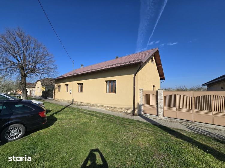 Casă cu 7 camere cu Teren 1775 Mp în Zădăreni