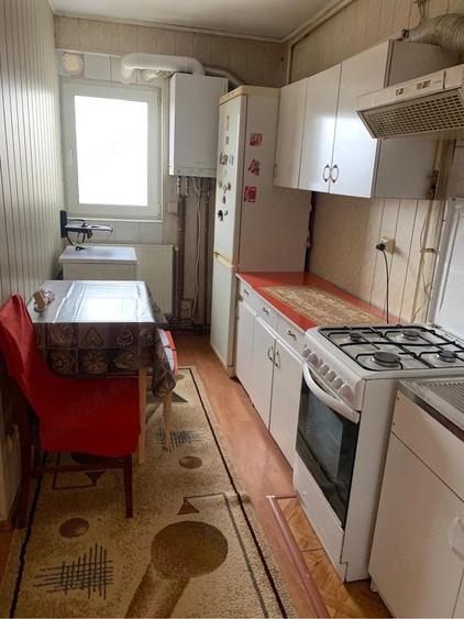 Apartament cu 2 camere decomandat în Petros