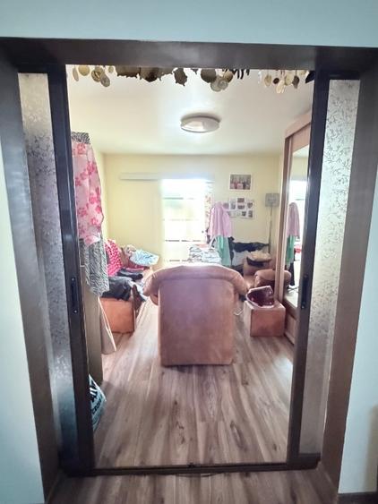 Apartament cu 4 camere decomandat, mobilat în Titan