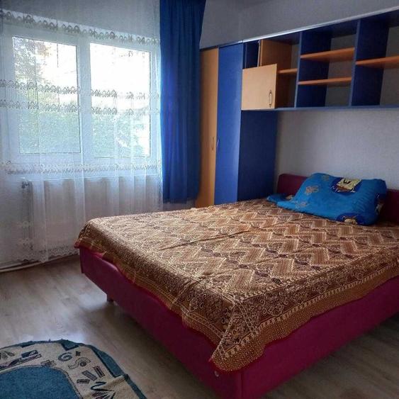 inchiriez apartament 2 camere, et 1, mobilat, utilat, langa Scoala nr. 9 Roman - 3