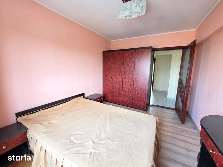 Apartament cu 4 camere decomandat în Central