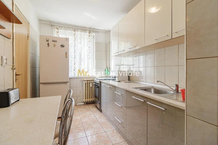 Apartament cu 3 camere decomandat în Valea Oltului