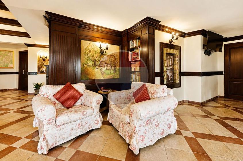 Hotel/Pensiune, de 1,200 mp, în Peștera