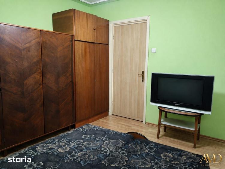 Apartament cu 3 camere semidecomandat în Astra