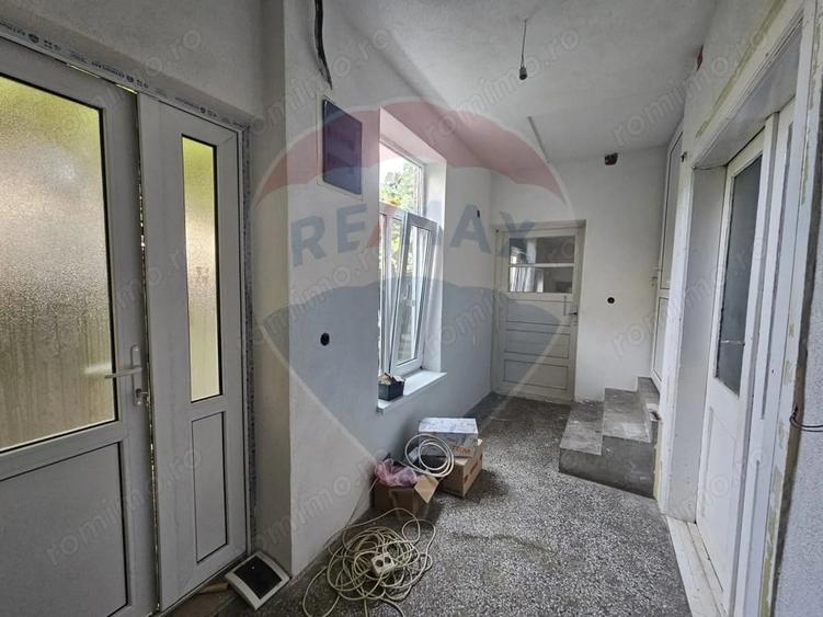 Casă cu 3 camere cu Teren 475 Mp în Central