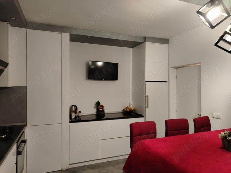 Casă cu 4 camere cu Teren 471 Mp în Central