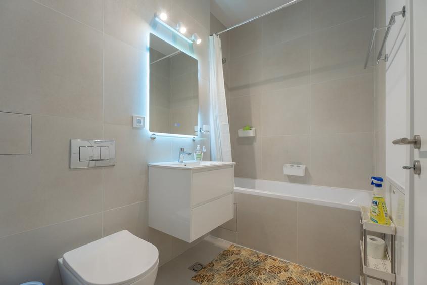 Apartament cu 2 camere decomandat, mobilat în Tudor Vladimirescu