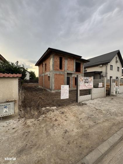 Casă cu 4 camere cu Teren 426 Mp în Central