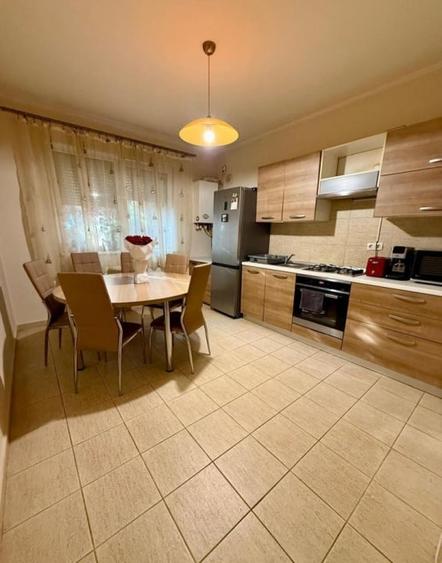 Apartament cu 2 camere decomandat, mobilat în Cetate