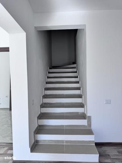 Casă cu 4 camere în Bujoreni