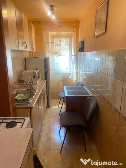 Apartament cu 2 camere semidecomandat în Romanilor