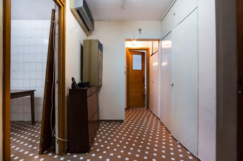 Apartament cu 2 camere decomandat în Baba Novac