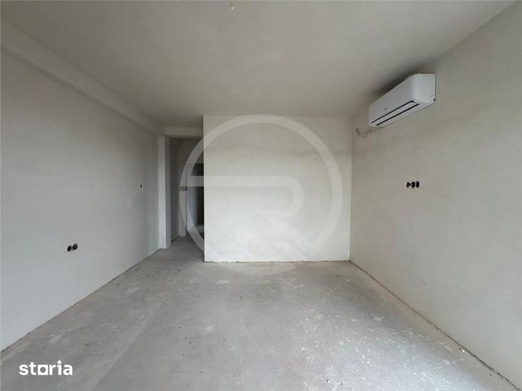 Casă cu 5 camere cu Teren 300 Mp în Central