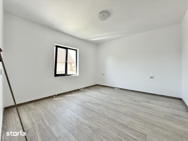 Casă cu 5 camere cu Teren 500 Mp în Central