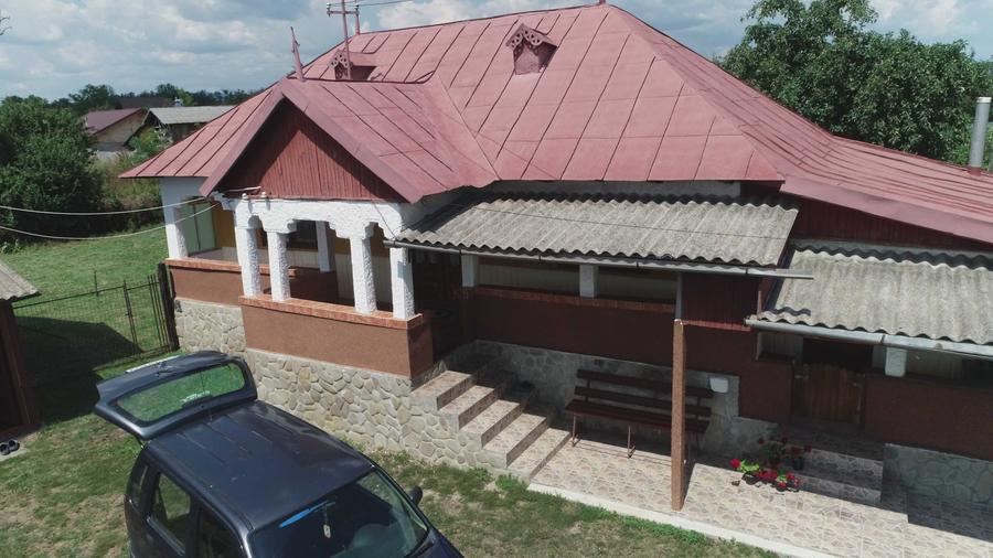 Casă cu 3 camere în Plopeni